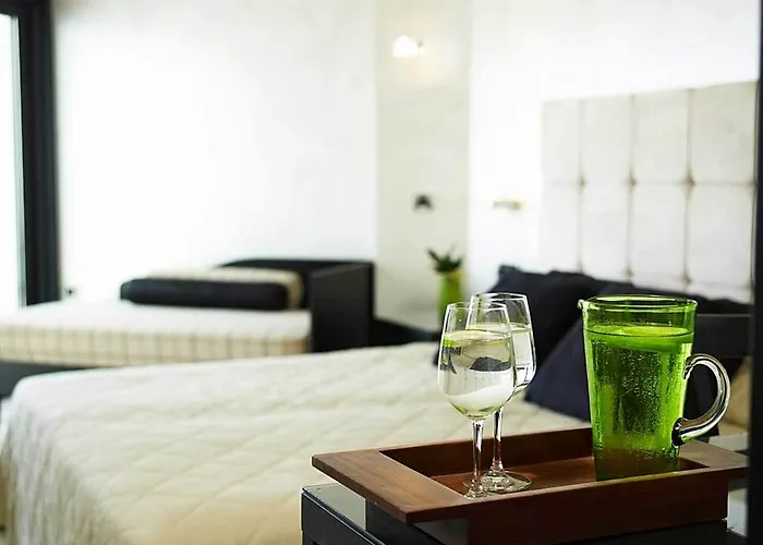 Mitsis Фалираки