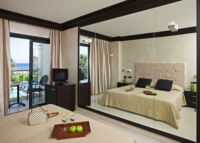 Mitsis ファリラキ